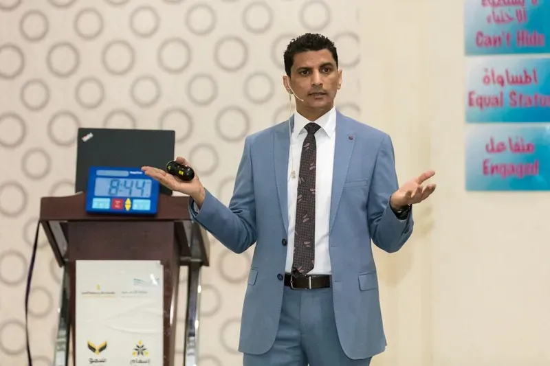 د. محمد القرني يقدم دورة تدريبية